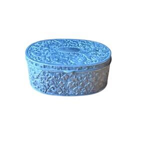 VTG OVAL SHAPE SILVER PLATE TRINKET BOX APPROX 3.5" ACROSS TOP